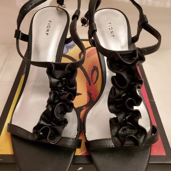 Fioni Shoes - NWOT Fioni Black Kitty Heels